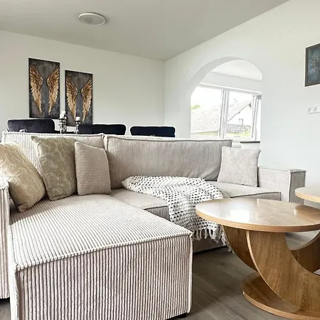 10 Min Von Legoland Entfernter Familienhaus, Moderne Ca 100m2 Grosse Mit Whirlpool, Netflix, Wlan, Grosser Garten, Fuers Erste Fruehstueck Gefuellter Kuehlschrank, Wunderschoene Terrasse, Privater Parkplatz My Luxury