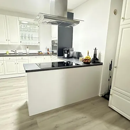 10 Min Von Legoland Entfernter Familienhaus, Moderne Ca 100m2 Grosse Mit Whirlpool, Netflix, Wlan, Grosser Garten, Fuers Erste Fruehstueck Gefuellter Kuehlschrank, Wunderschoene Terrasse, Privater Parkplatz My Luxury 金茨堡