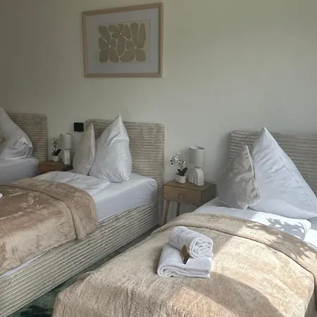 شقة 10 Min Von Legoland Entfernter Familienhaus, Moderne Ca 100m2 Grosse Mit Whirlpool, Netflix, Wlan, Grosser Garten, Fuers Erste Fruehstueck Gefuellter Kuehlschrank, Wunderschoene Terrasse, Privater Parkplatz My Luxury *