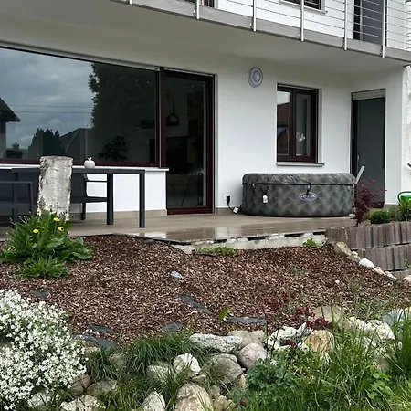 10 Min Von Legoland Entfernter Familienhaus, Moderne Ca 100m2 Grosse Mit Whirlpool, Netflix, Wlan, Grosser Garten, Fuers Erste Fruehstueck Gefuellter Kuehlschrank, Wunderschoene Terrasse, Privater Parkplatz My Luxury شقة *