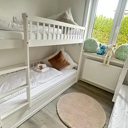 شقة 10 Min Von Legoland Entfernter Familienhaus, Moderne Ca 100m2 Grosse Mit Whirlpool, Netflix, Wlan, Grosser Garten, Fuers Erste Fruehstueck Gefuellter Kuehlschrank, Wunderschoene Terrasse, Privater Parkplatz My Luxury غنزبرغ